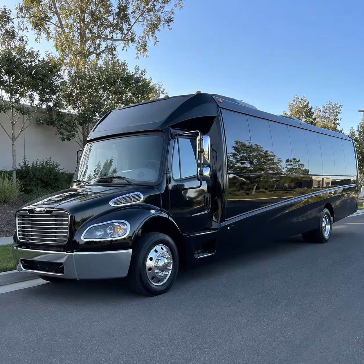 minibus and charter bus sizes for modesto employee headcounts