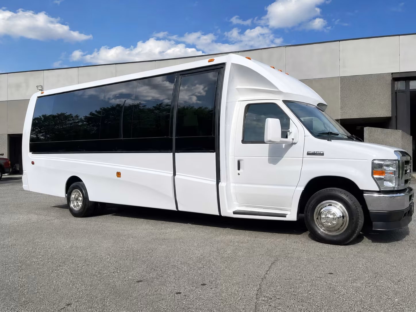 modesto 20 passenger minibus rental